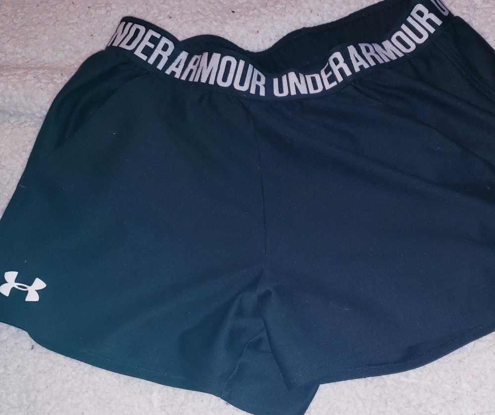 Under armour shorts small